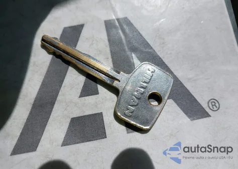 2005 Toyota Camry Le from USA, damaged, VIN 4T1BE32K15U979016